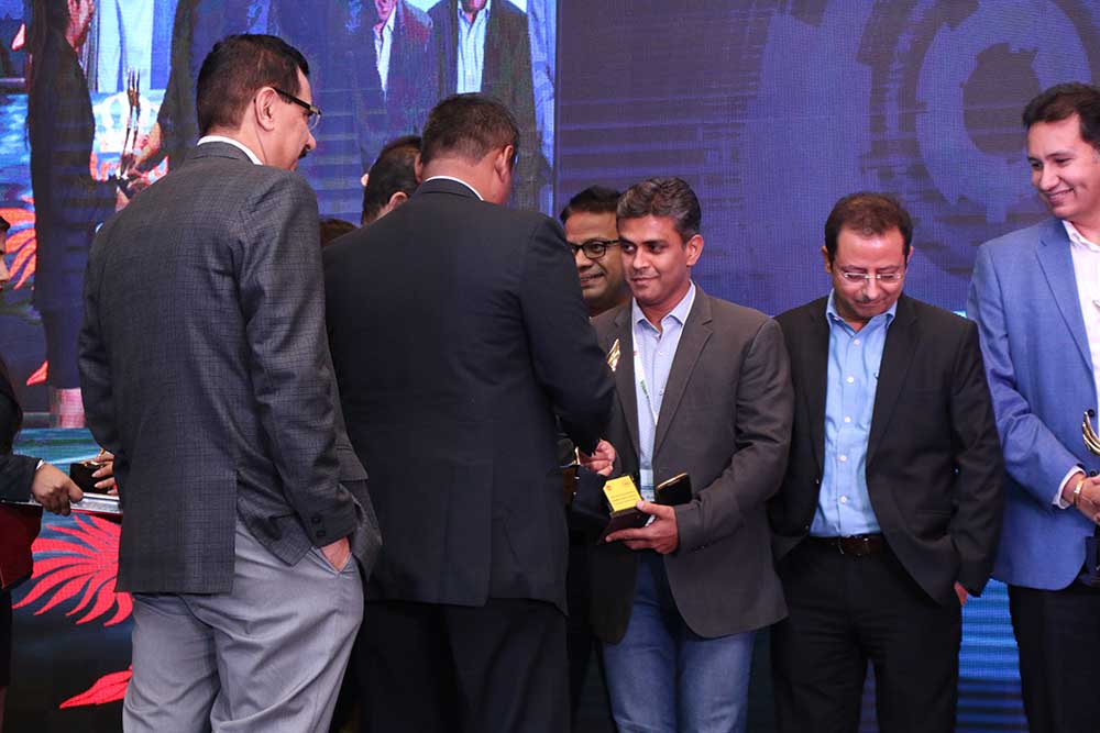 Hewlett Packard Enterprise receives the Most Trusted Company Award from Dr. Deepak Kumar Sahu, Publisher, VARINDIA at 16th IT FORUM 2018