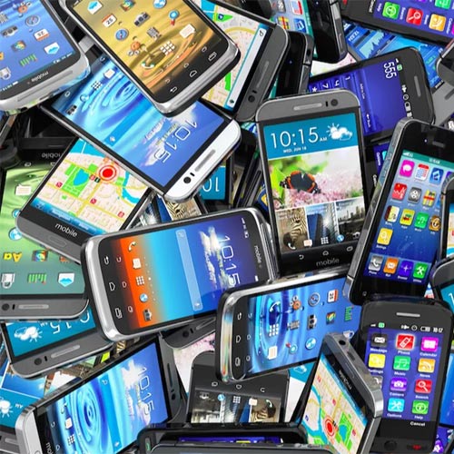 Global smartphone market continues to decline