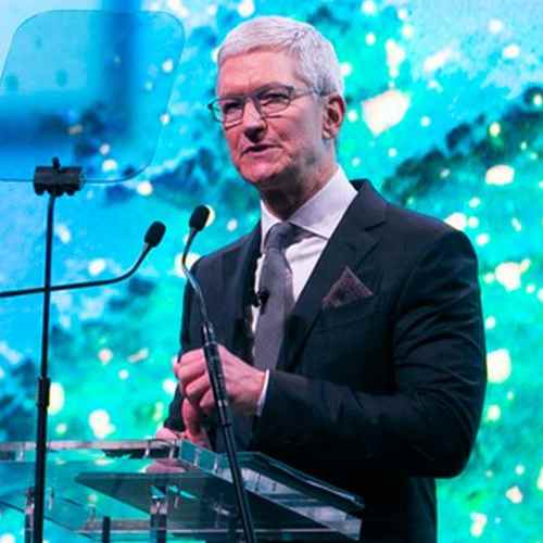 Apple defers launch of online store to August-September quarter